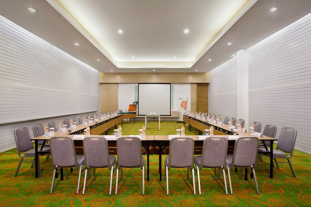 แฮริส โฮเต็ล แอนด์ คอนเวนชั่น เฟสติวัล ซิตี้ลิงค์ Hotel บันดุง ภายนอก รูปภาพ